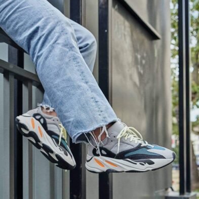 YEEZY 700