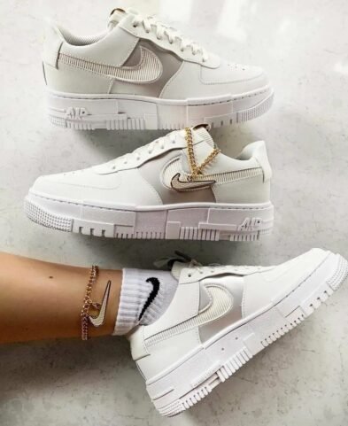 NIKE AIR FORCE 1